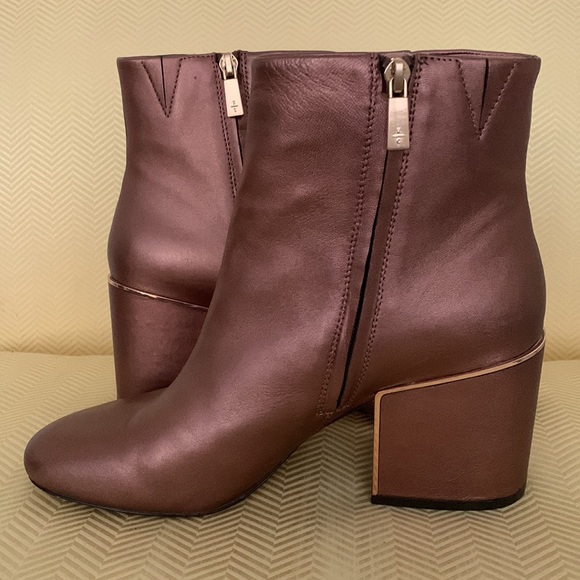 EUC (nearly new) Kenneth Cole ankle boots - Picture 3 of 11